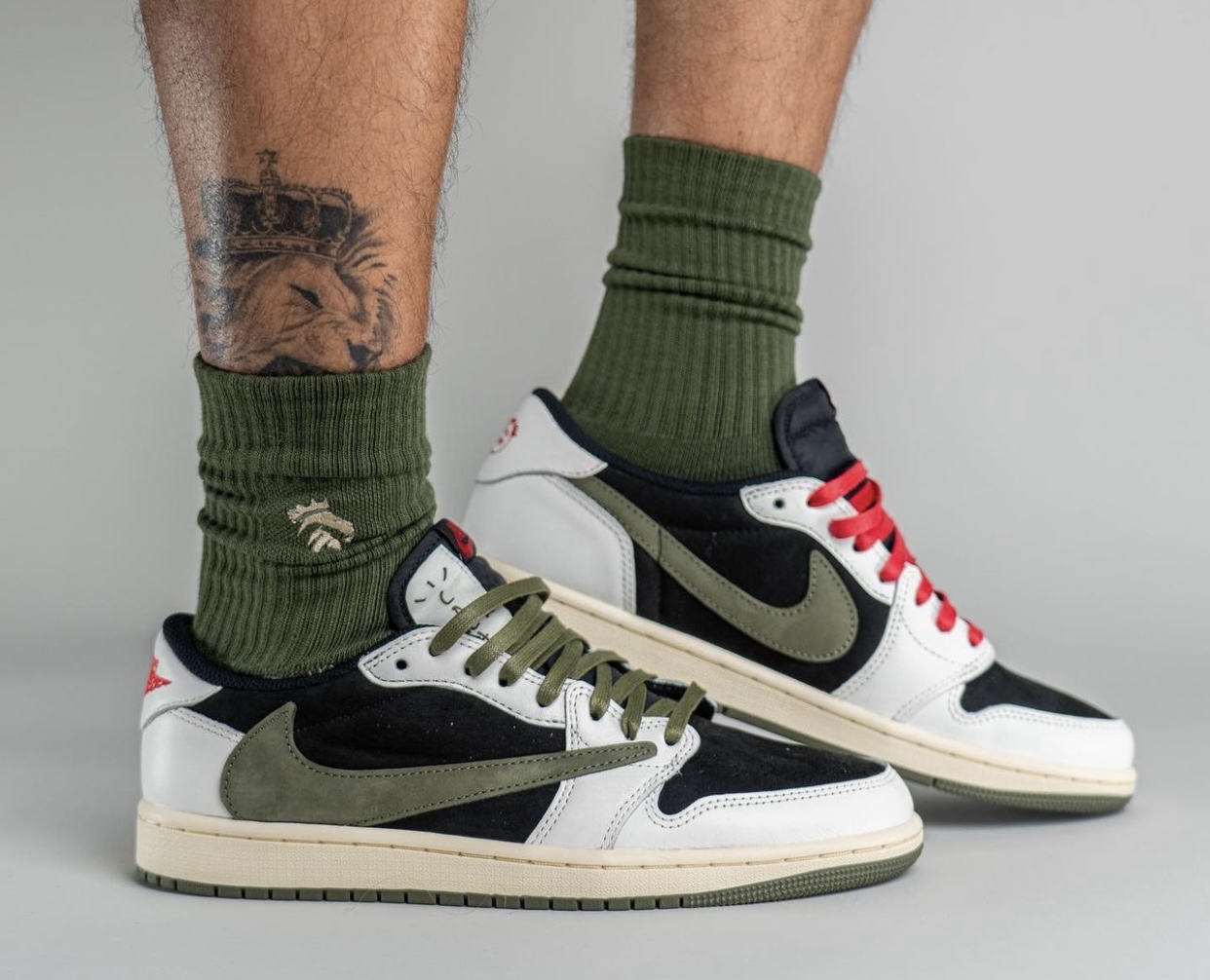 2023年4月26日発売Travis Scott x Air Jordan 1 Low OG WMNS “Olive