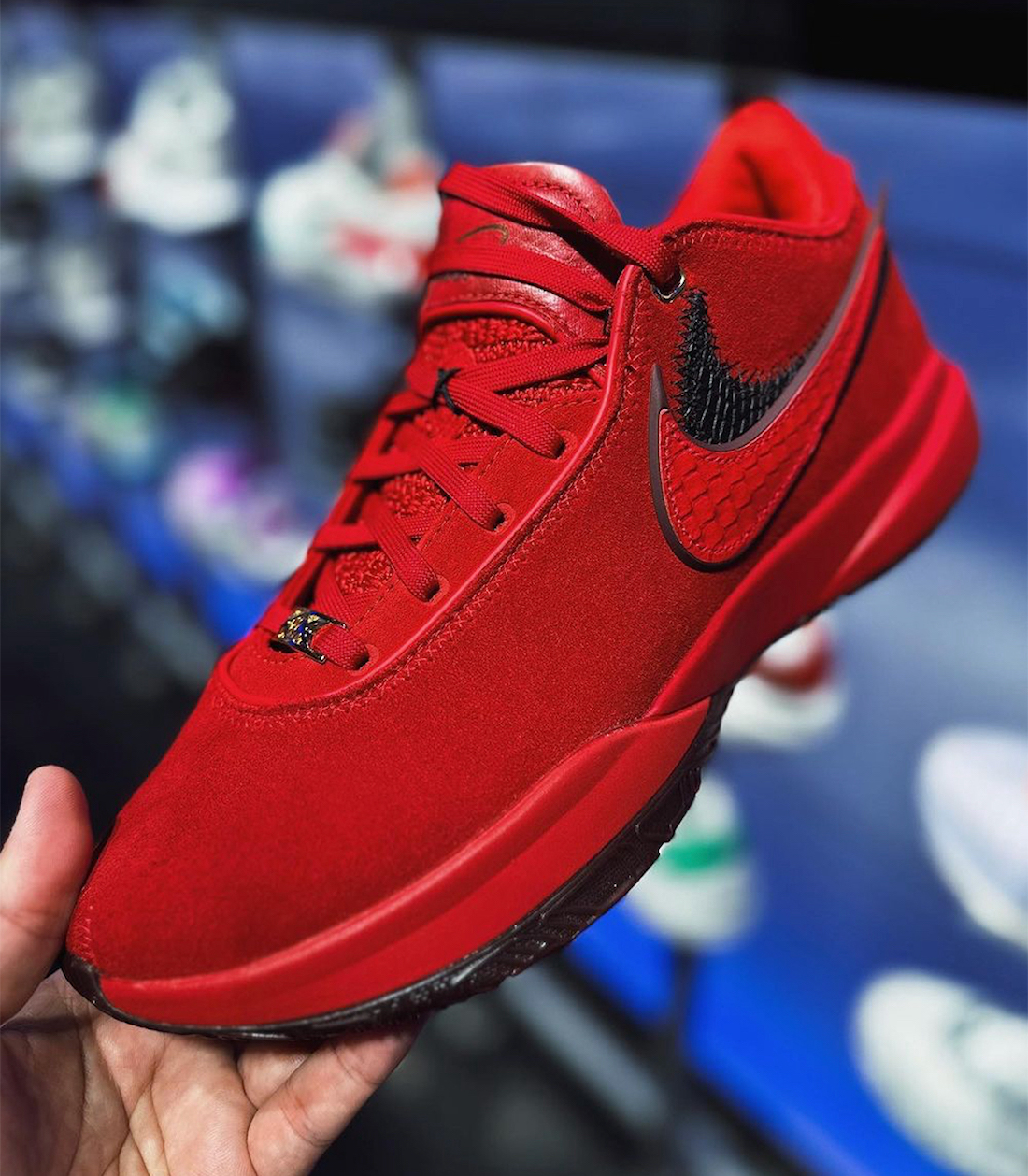 格安の通販 Nike LeBron ⅩⅩ Liverpoolナイキ レブロン20 リバプール - 靴