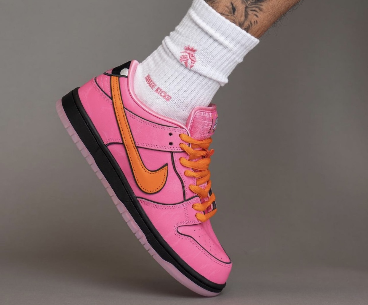 NIKE SB DUNK LOW POWERPUFF GIRLS Blossom | camillevieraservices.com